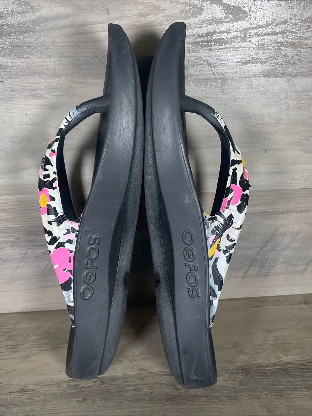 Oofos Womens 10 Floral Leopard Animal Print Thong Sandals Comfort Lightweight